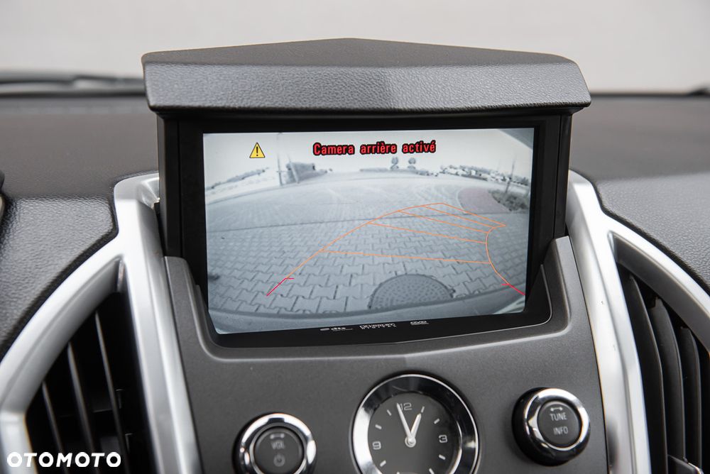 Cadillac SRX - 23