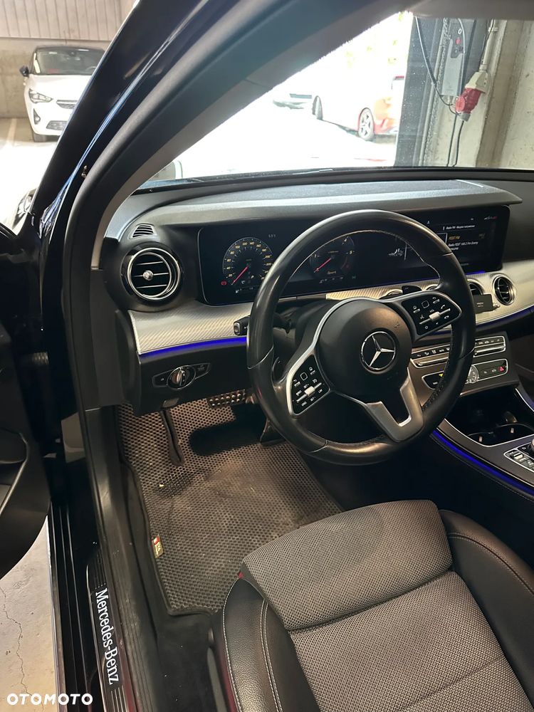 Mercedes-Benz Klasa E 220 d 4-Matic Avantgarde - 8