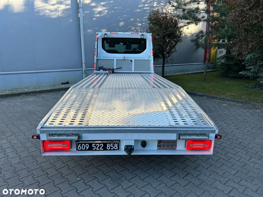 Ford Transit - 12