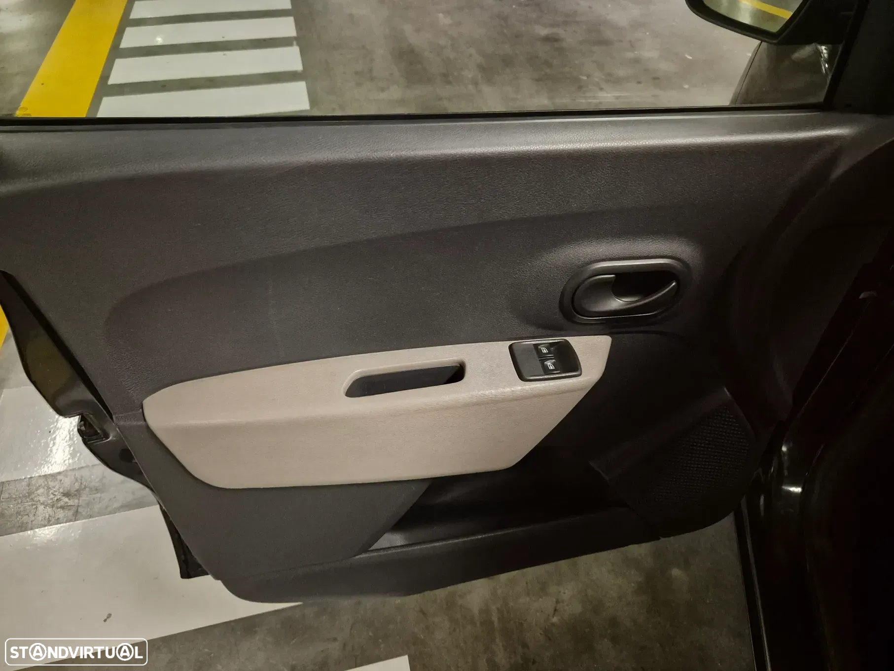 Dacia Lodgy 1.2 TCe Confort 7L - 25