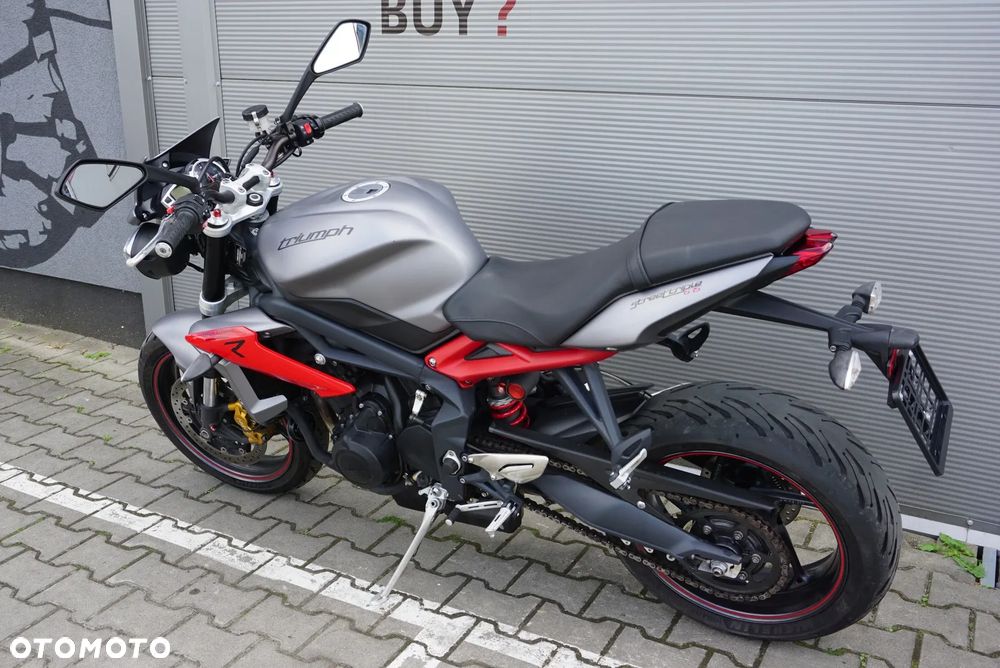 Triumph Street Triple - 15