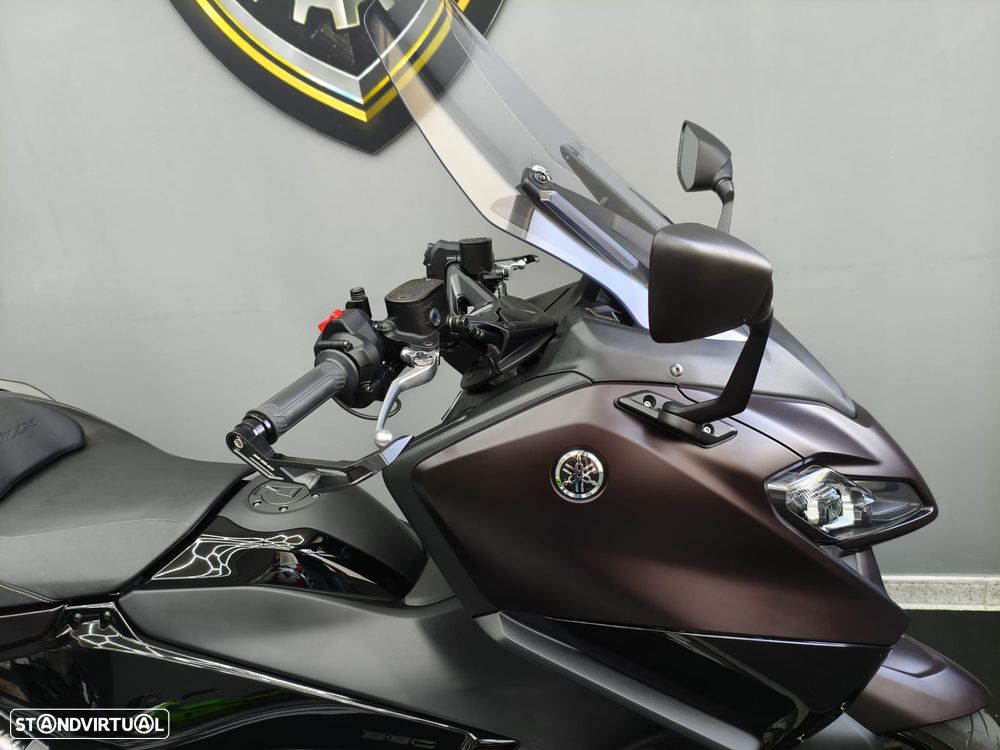 Yamaha TMAX Tech Max - 6
