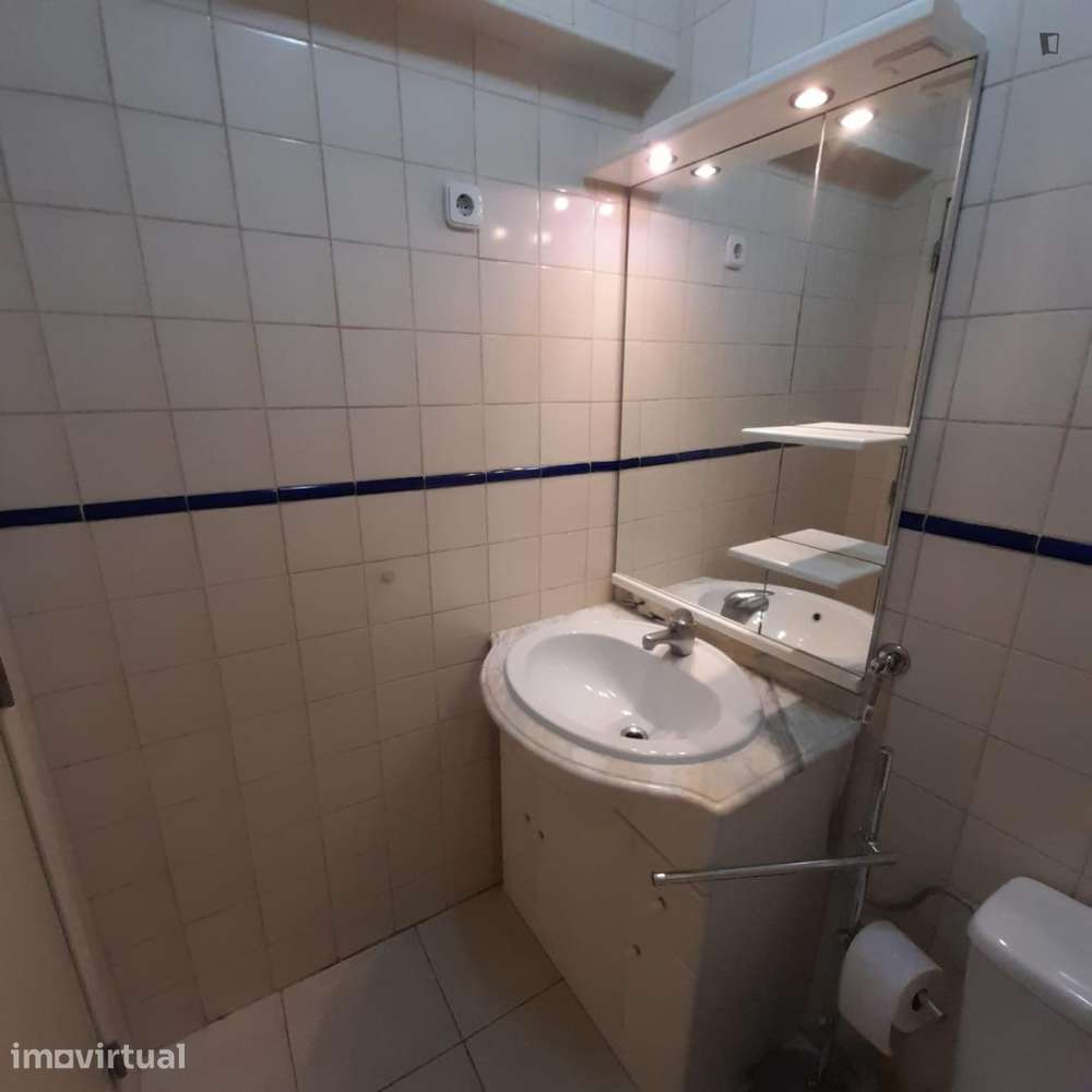 Quarto - localizado em Carnide Lisbon - Grande imagem: 3/17