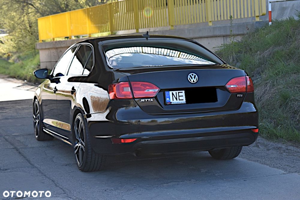 Volkswagen Jetta 1.6 TDI DSG Blue Motion Technology Life - 16