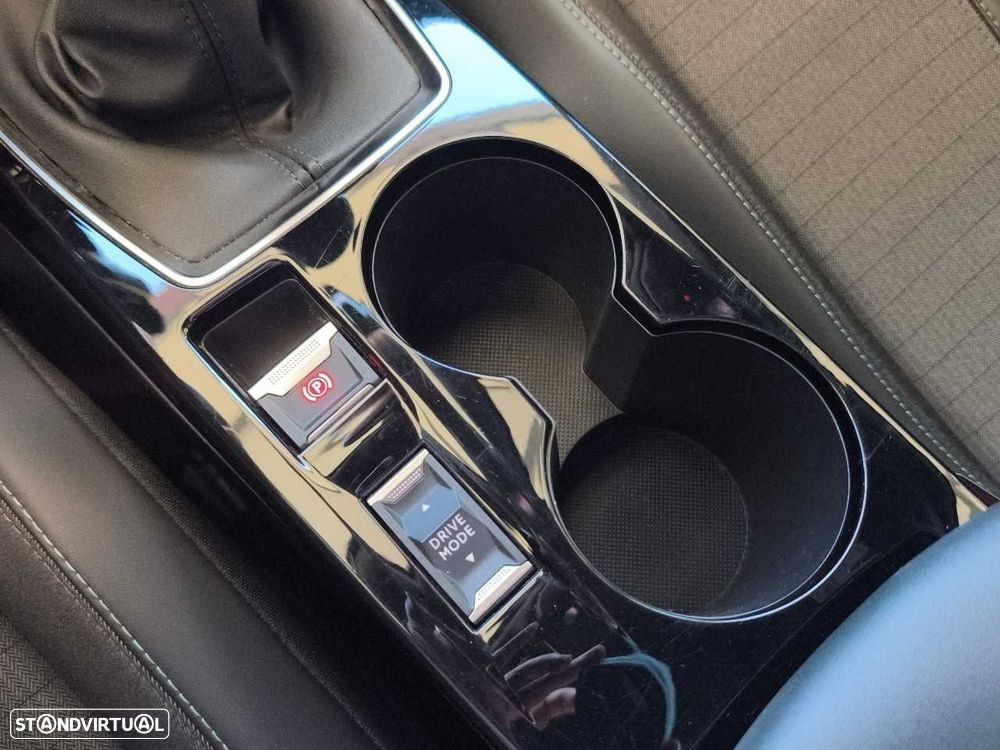 Peugeot 2008 1.2 PureTech Allure - 25