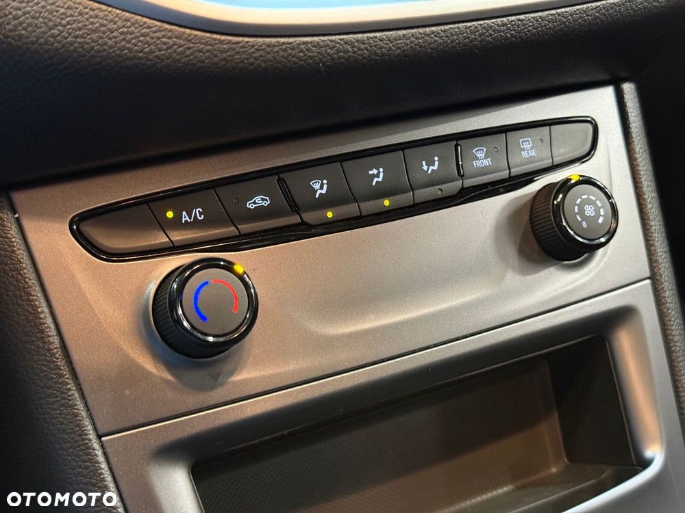 Opel Astra 1.2 T Edition S&S - 32