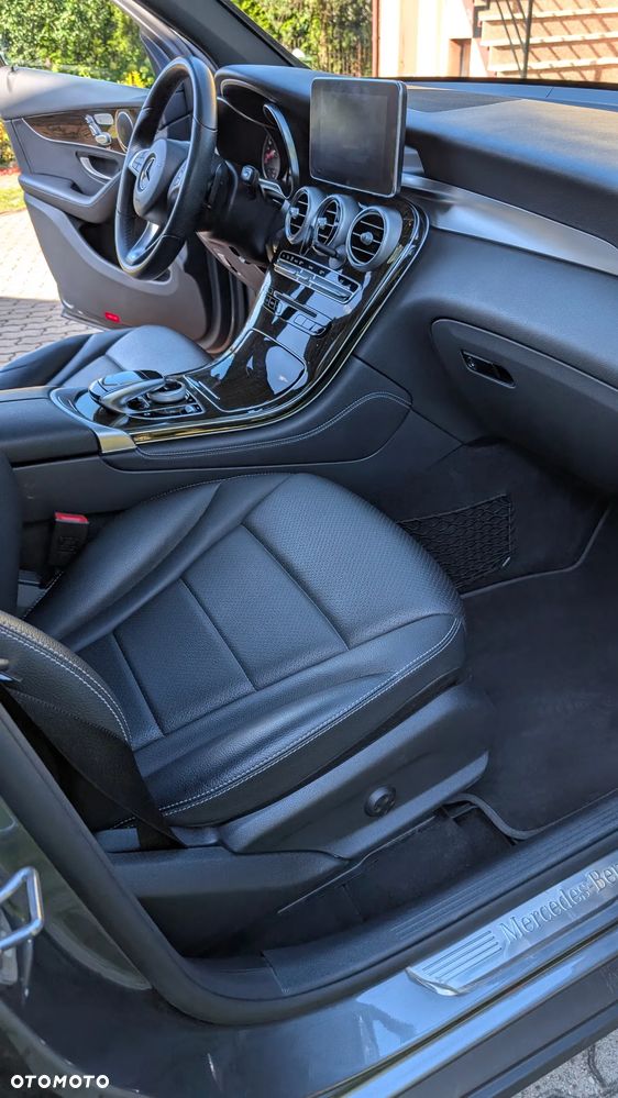 Mercedes-Benz GLC 300 4Matic 9G-TRONIC - 9