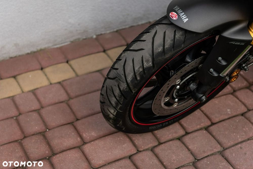 Yamaha FZ - 9
