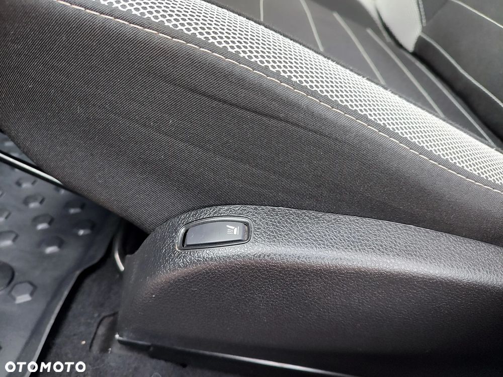 Dacia Logan TCe 90 S&S Stepway Celebration - 34