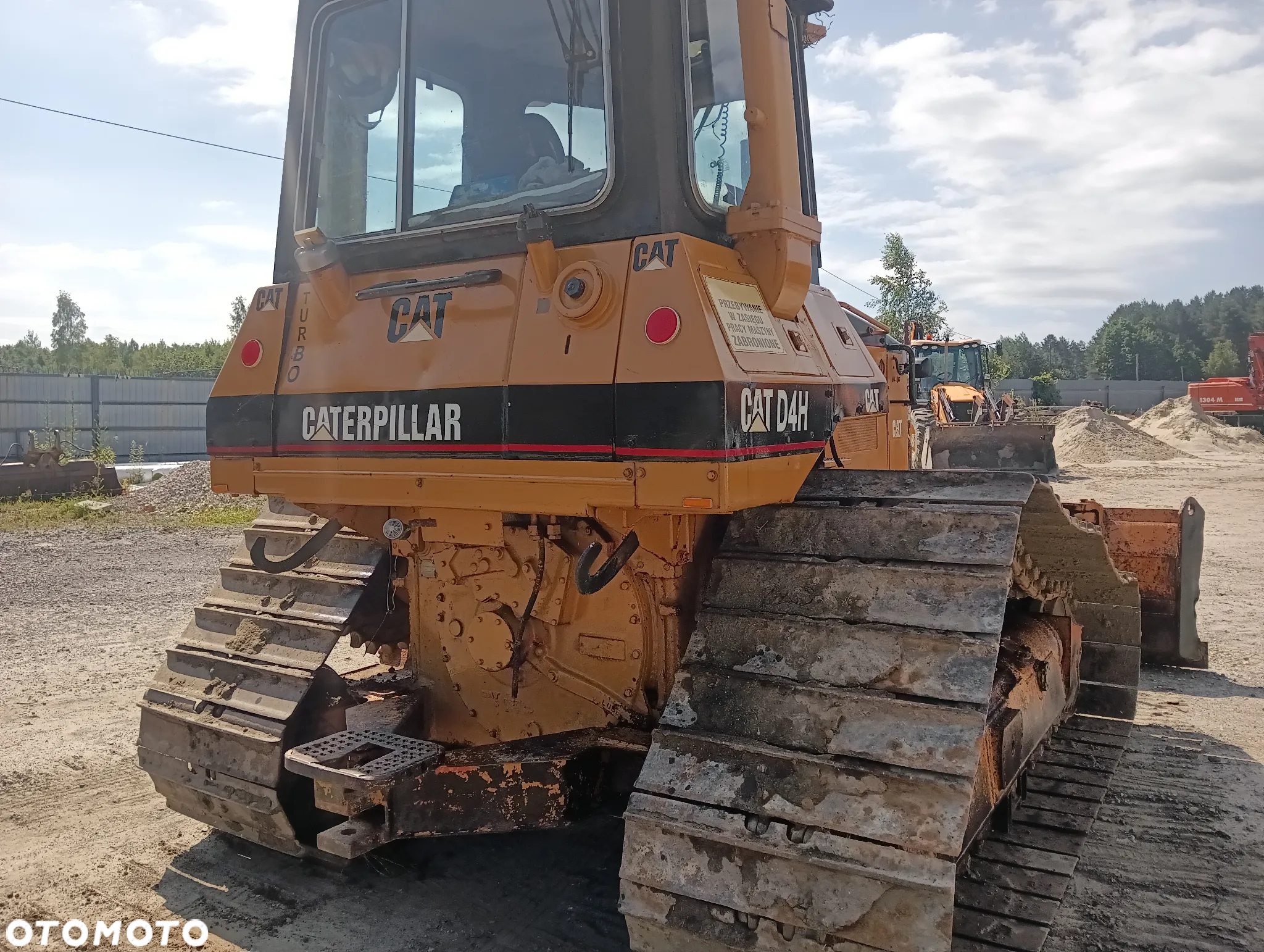 Caterpillar D4 - 5