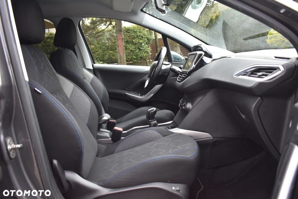 Peugeot 2008 1.6 BlueHDi Style - 25