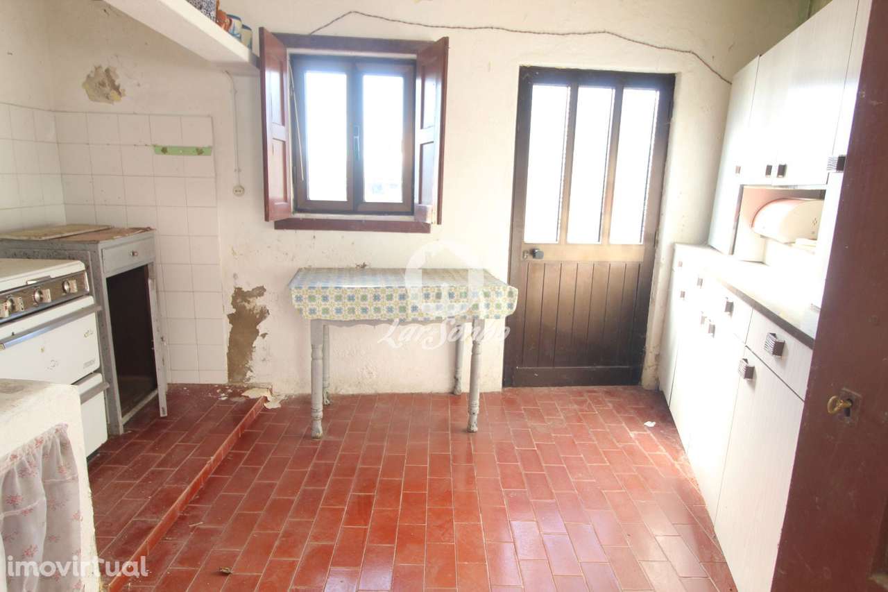 Moradia T4, situada em Ovil, Baião - Grande imagem: 2/22