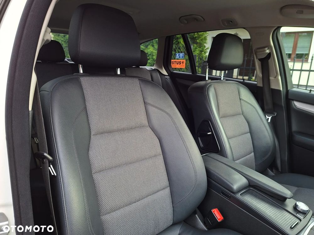 Mercedes-Benz Klasa C 180 BlueEFFICIENCY 7G-TRONIC Avantgarde - 23