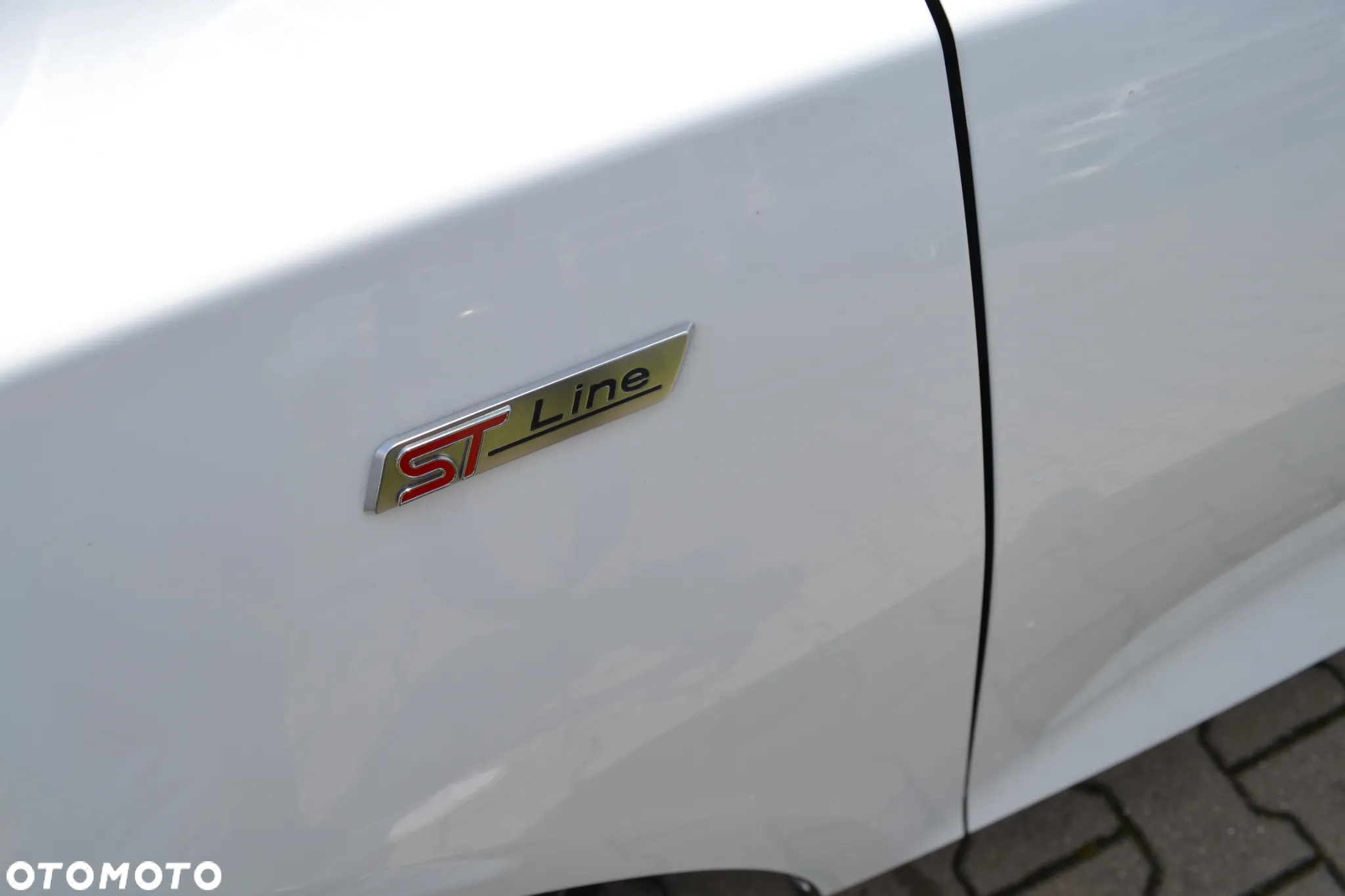 Ford Focus 1.0 EcoBoost Hybrid ST-LINE - 9
