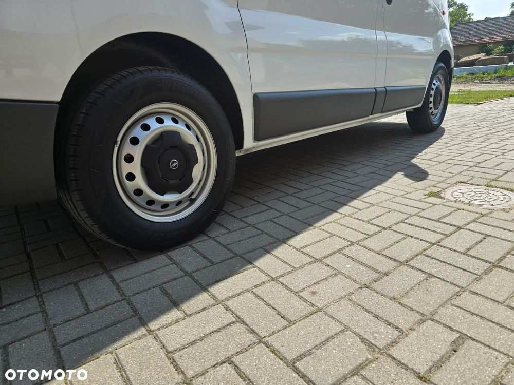 Opel Vivaro - 11