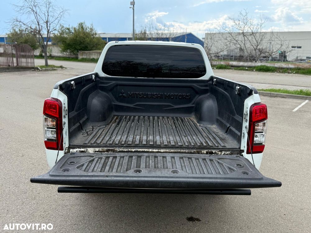 Mitsubishi L200 Double Cab 2.2 DI-D M/T Instyle - 5