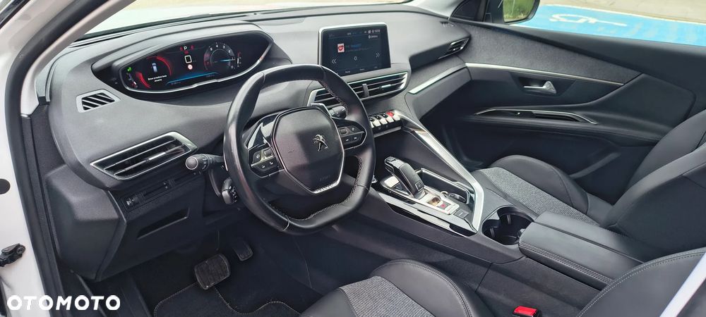 Peugeot 3008 1.2 PureTech Allure S&S EAT6 - 7