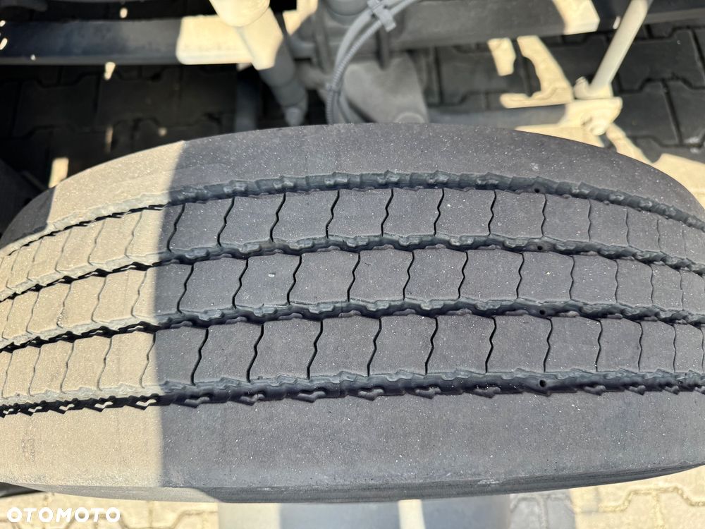 Komplet kół prowadzących, napędowych, felga, opona Pirelli 225/75 R17,5 - 4