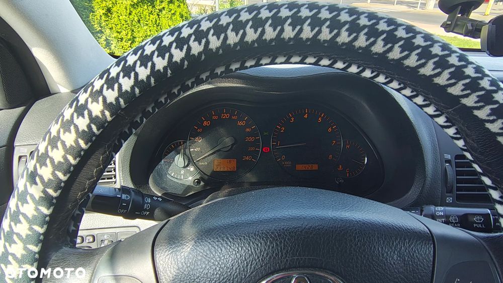 Toyota Avensis 1.8 VVT-i Sol - 16