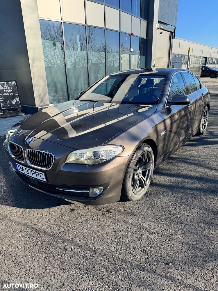 BMW Seria 5 525d xDrive - 8