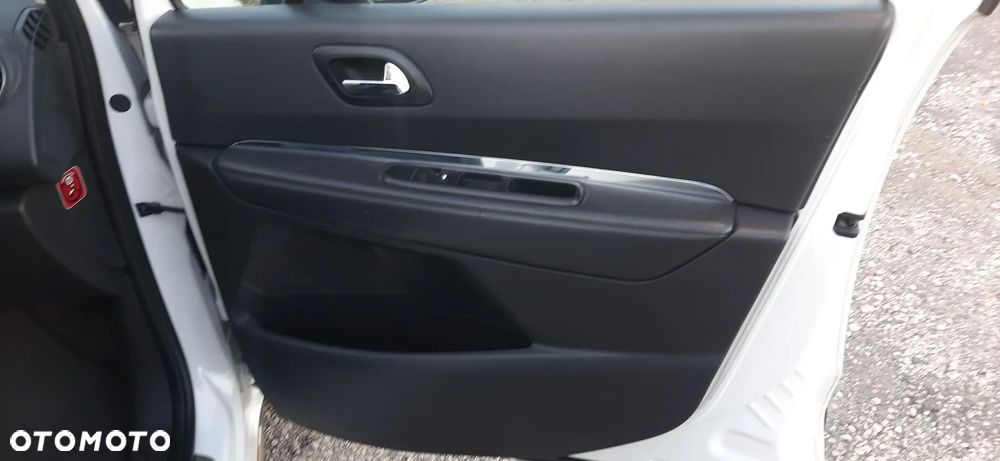 Peugeot 3008 HDi 115 Allure - 23