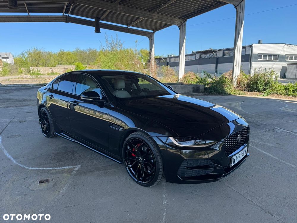 Jaguar XE 2.0 D180 HSE - 1