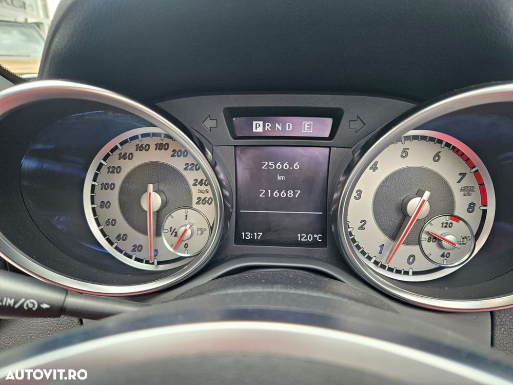 Mercedes-Benz SLK 250 (BlueEFFICIENCY) 7G-TRONIC - 10
