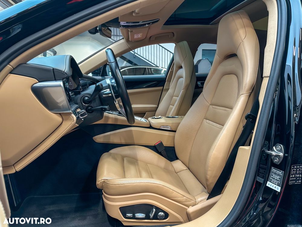 Porsche Panamera - 21