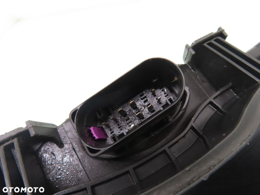 LAMPA PRAWA PRZEDNIA FORD MONDEO MK4 IV LIFT 7S7113W029EB - 3