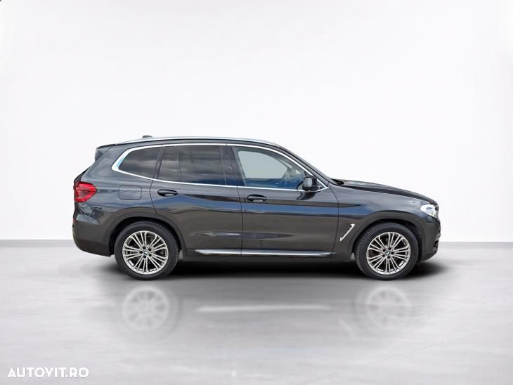 BMW X3 xDrive20d AT Luxury Line - 8
