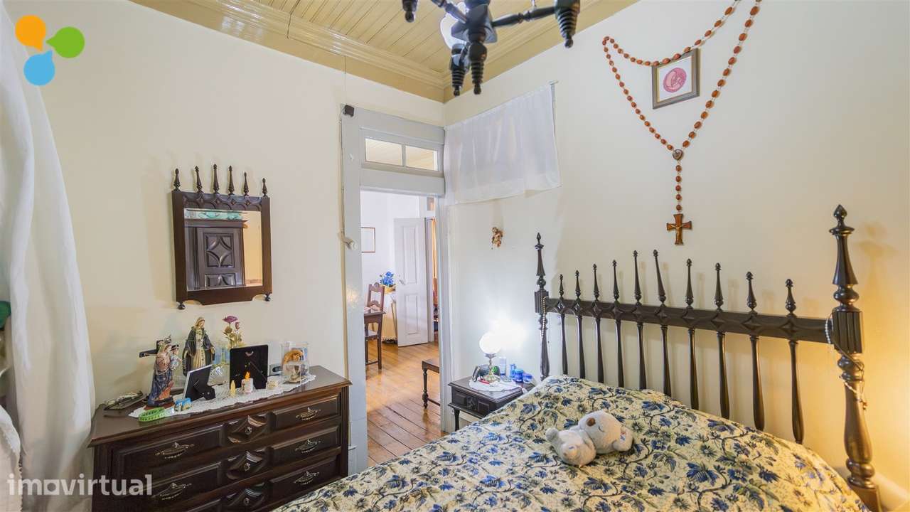 Prédio com 6 Utilizações Independentes no Centro do Tortosendo - Grande imagem: 5/45