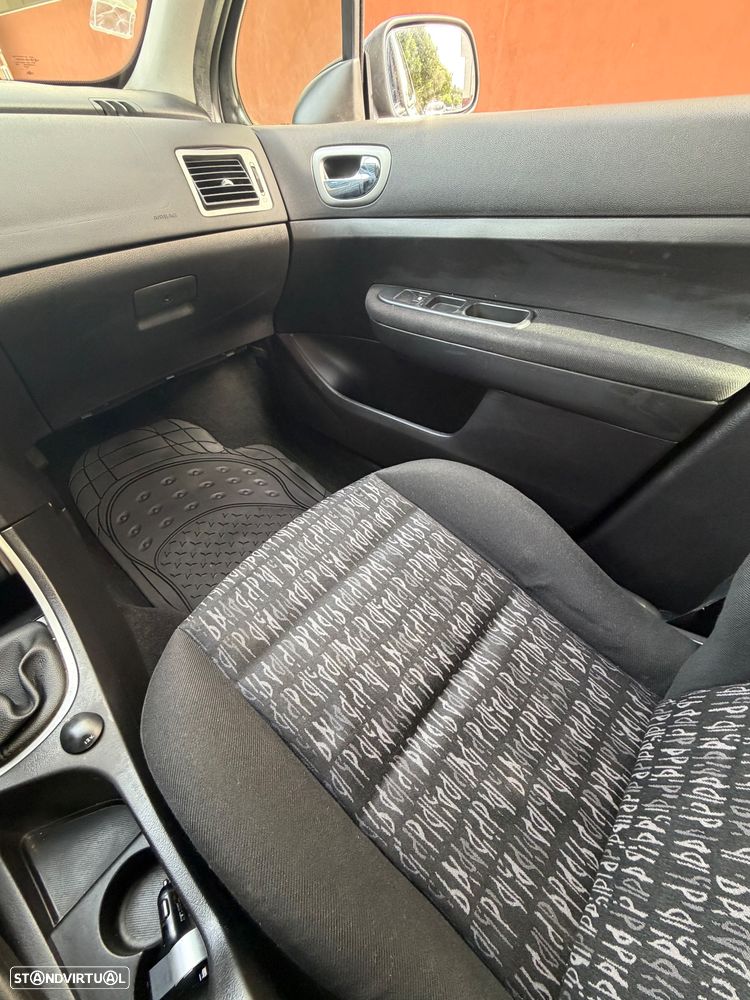 Peugeot 307 1.6 HDi Navtech - 19