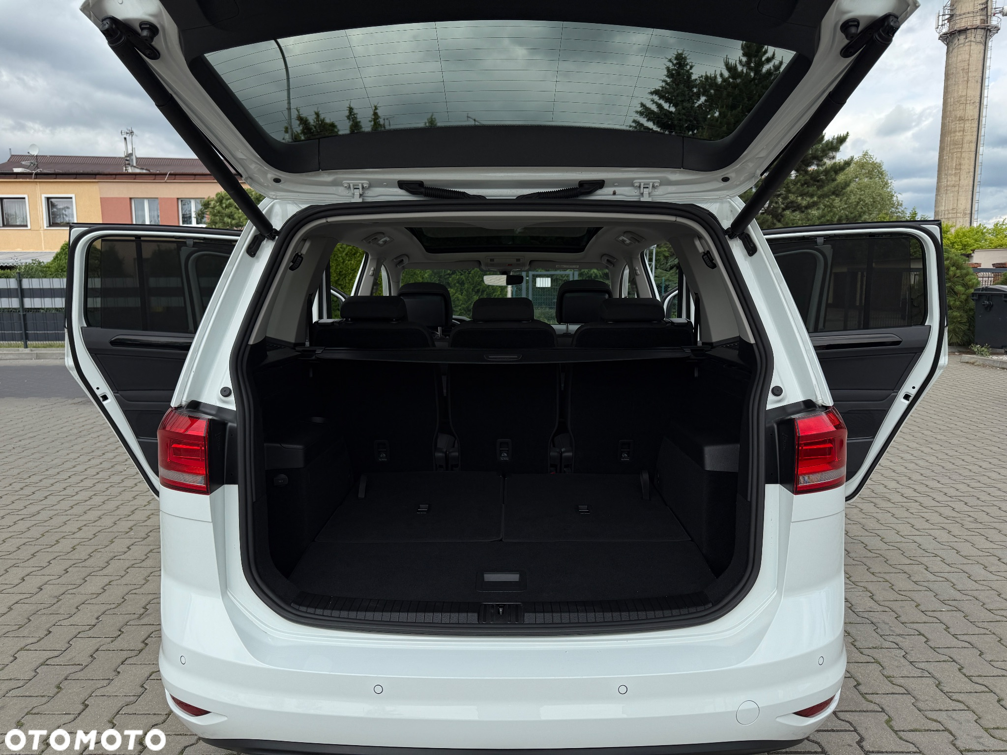 Volkswagen Touran 2.0 TDI BMT Comfortline DSG - 23