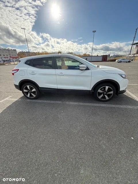 Nissan Qashqai 1.2 DIG-T N-Connecta EU6 - 2