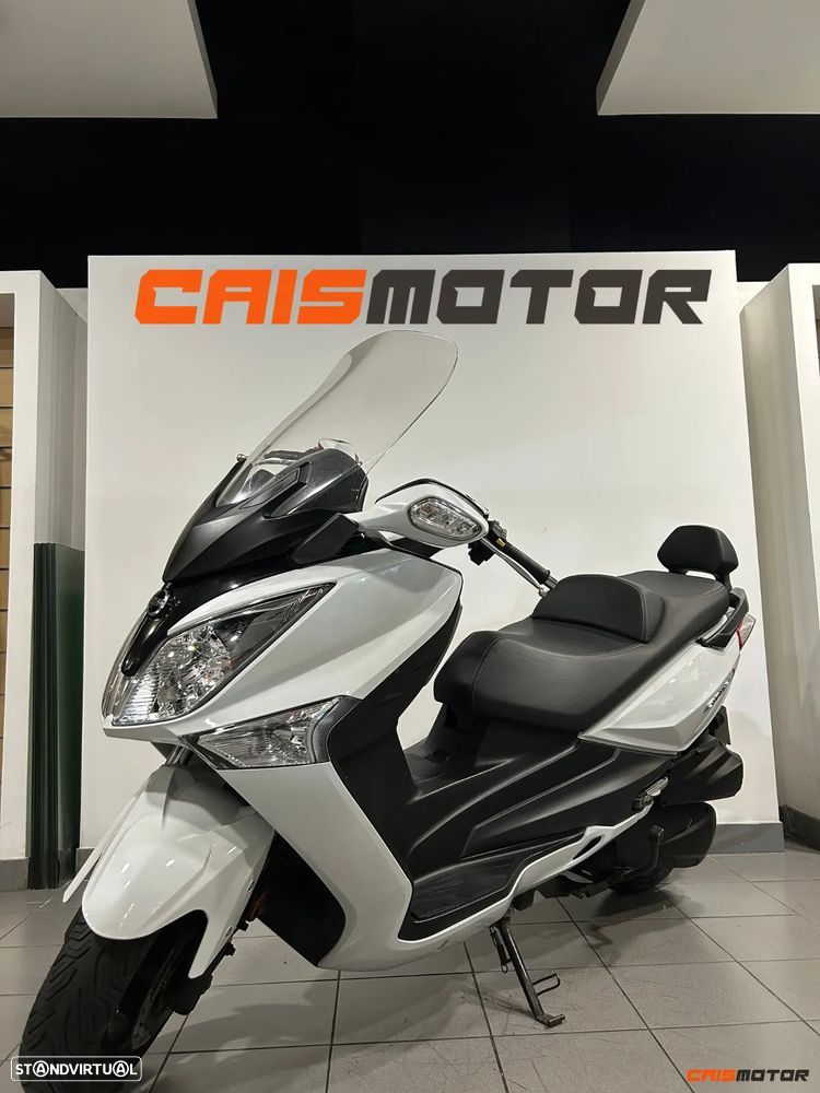 Sym GTS - 1