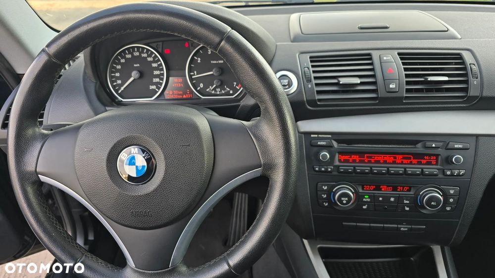 BMW Seria 1 116i Edition Sport - 31