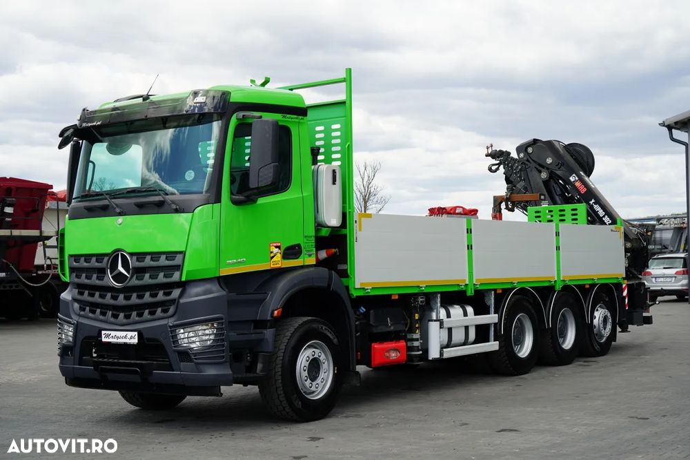 Mercedes-Benz AROCS 3240 / 8x4 / LIVRARE - 7 M / + HDS HIAB X-HIPRO 302 / MAX 9.200 KG / 21 M REACH / TRIDEM / PILOT / ROTATOR / FURCĂ / PUNTE RIDICATĂ / EURO 6 - 10