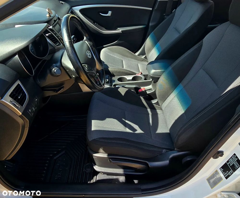 Hyundai i30 - 23