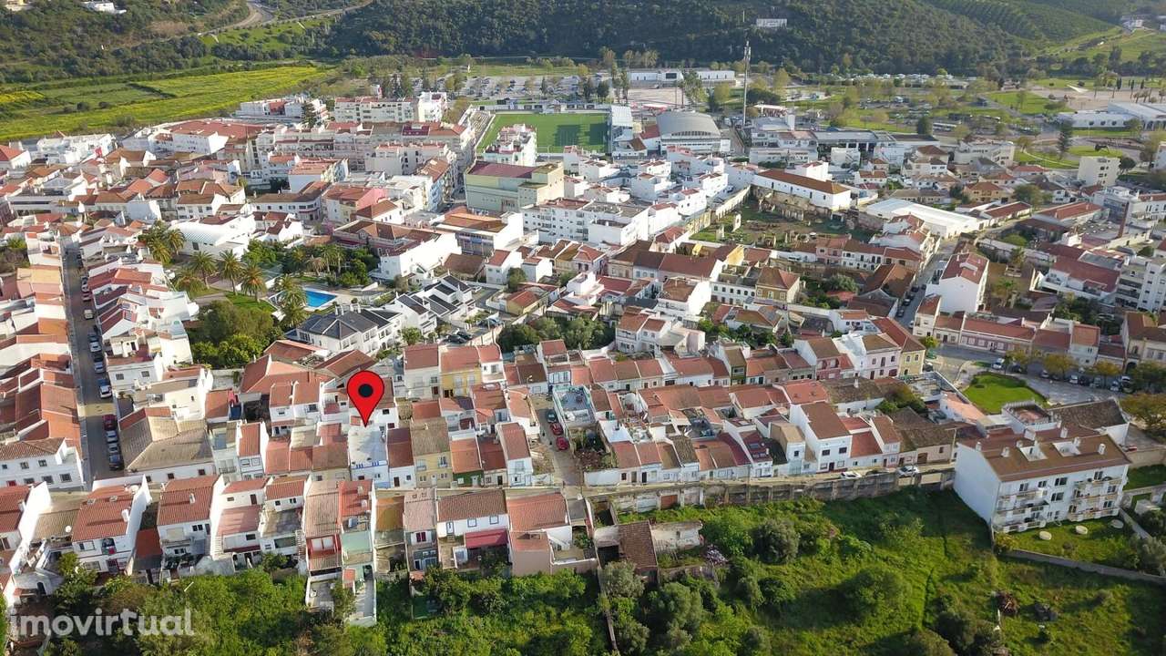 Moradia T2 Renovada com Terraço no Centro Histórico de Silves - Grande imagem: 2/22
