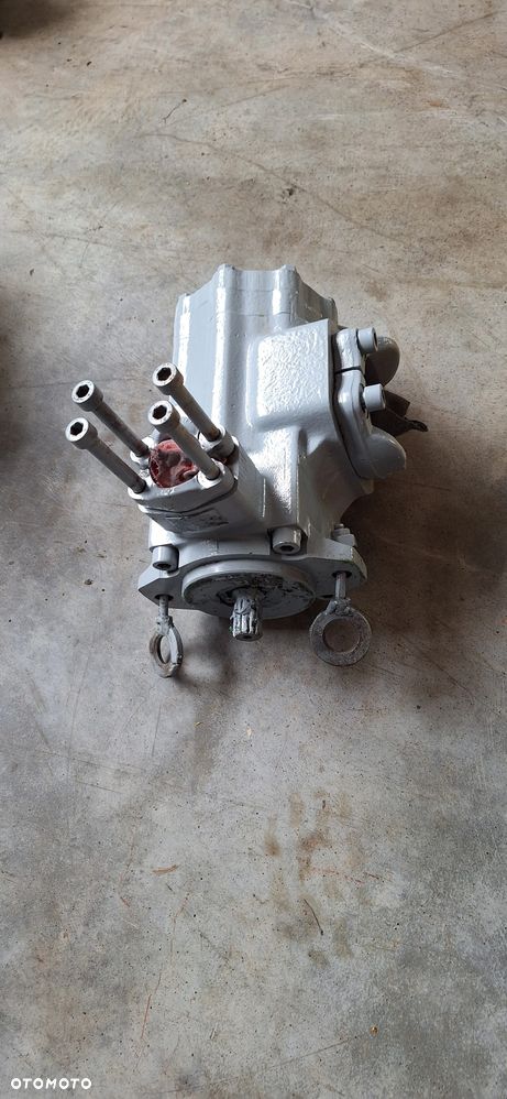 Pompa Case 821 B - 15