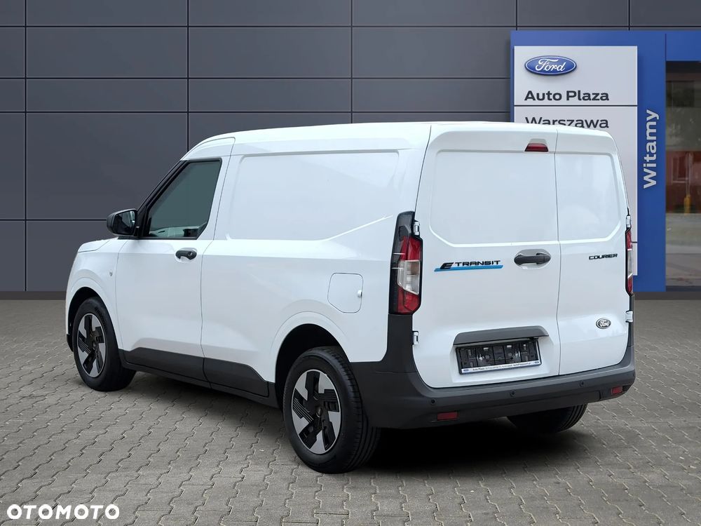 Ford Transit Courier - 3