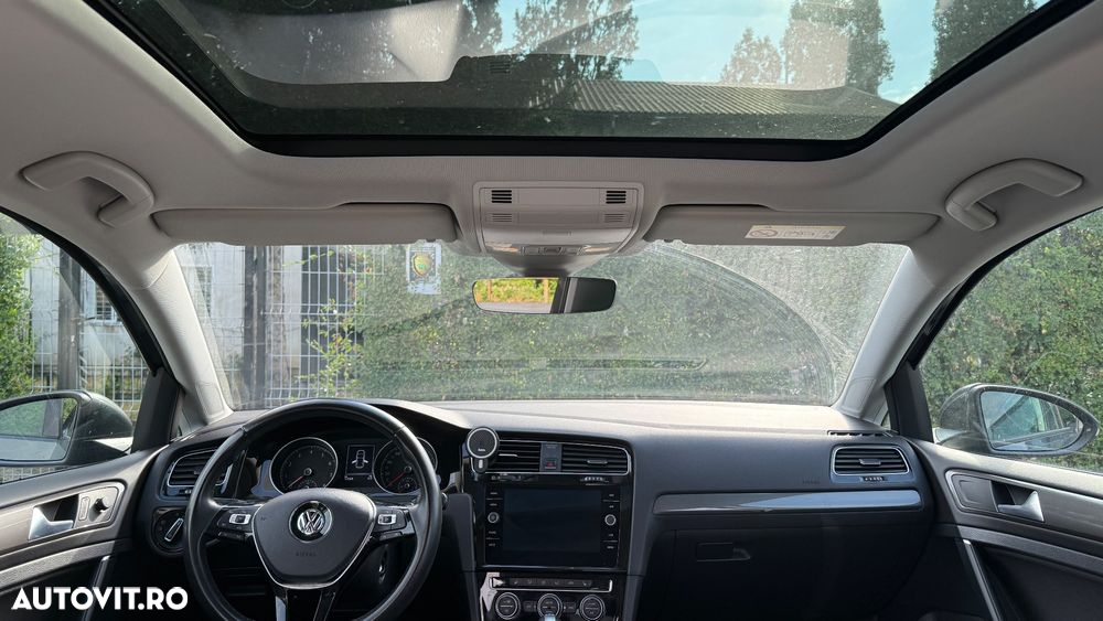 Volkswagen Golf - 3