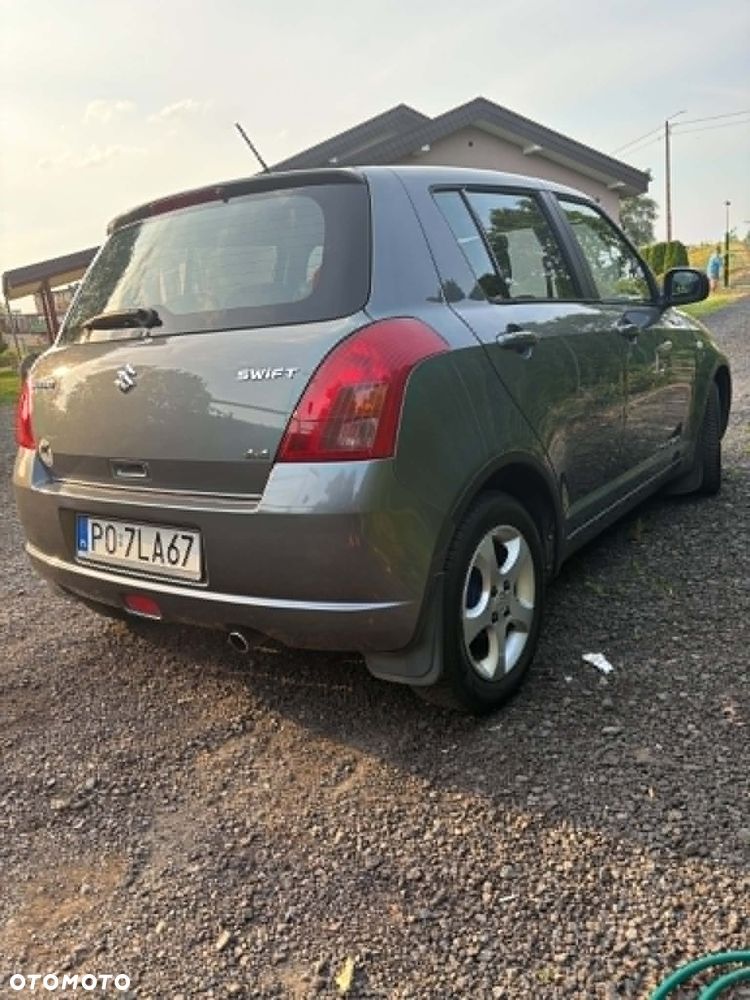 Suzuki Swift 1.3 4x4 Comfort - 10