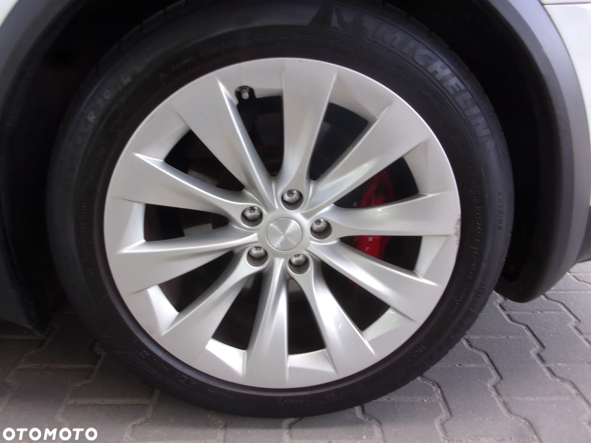 Tesla Model X Performance - 7