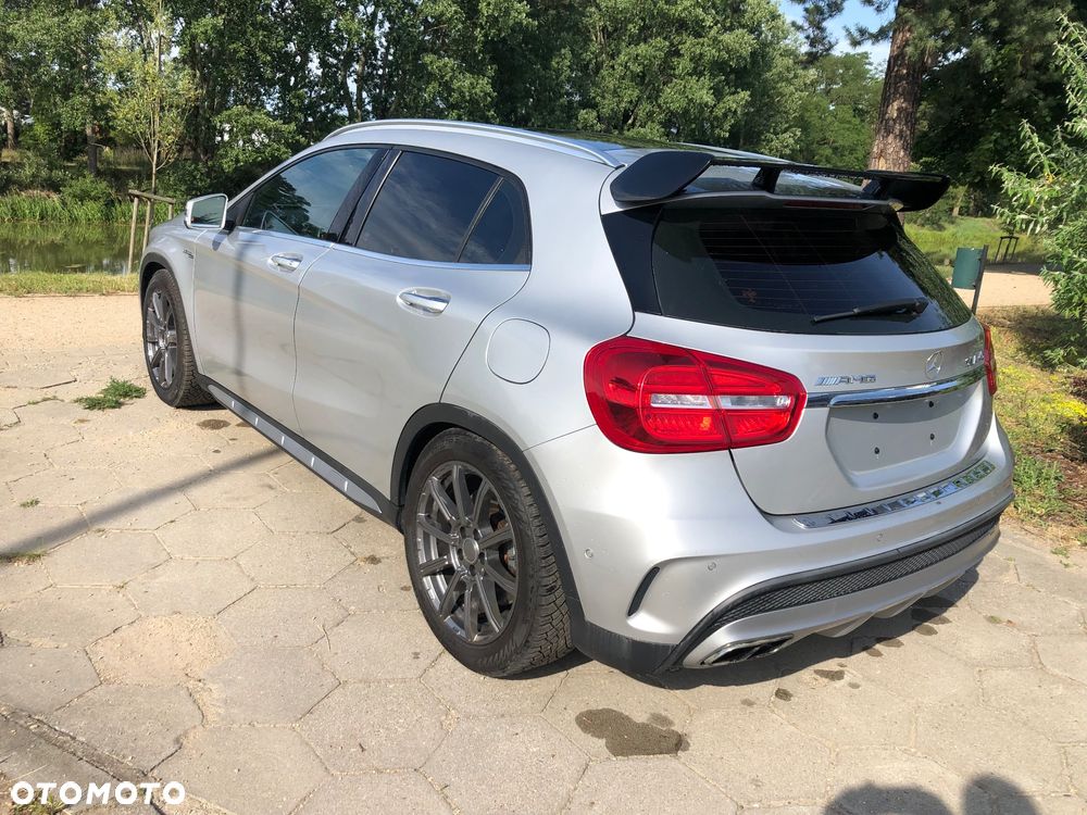 Mercedes-Benz GLA 45 AMG 4Matic 7G-DCT - 13