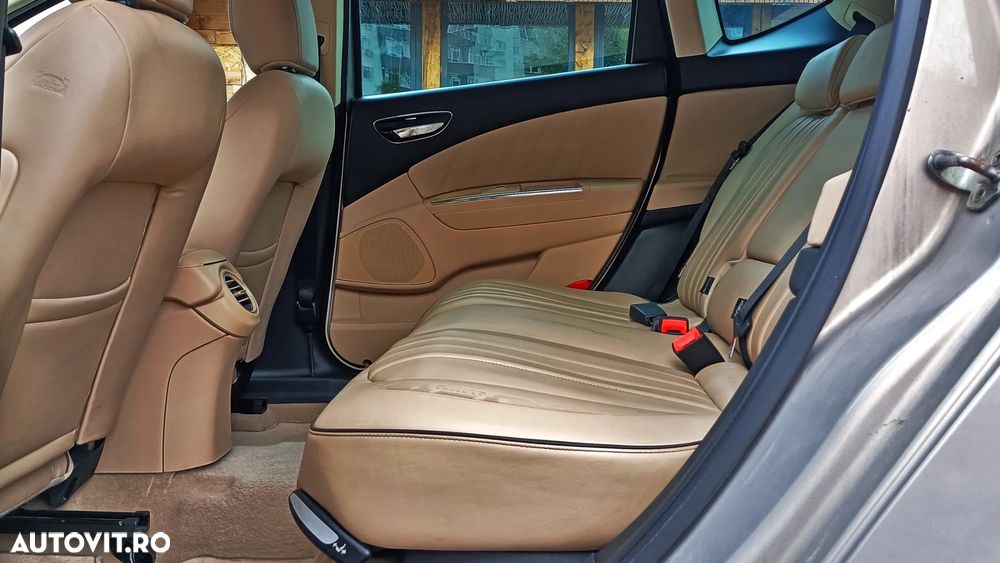 Lancia Delta 2.0 MultiJet 16v Platinum - 11