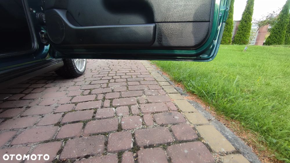Volkswagen Golf 1.8 GL - 17