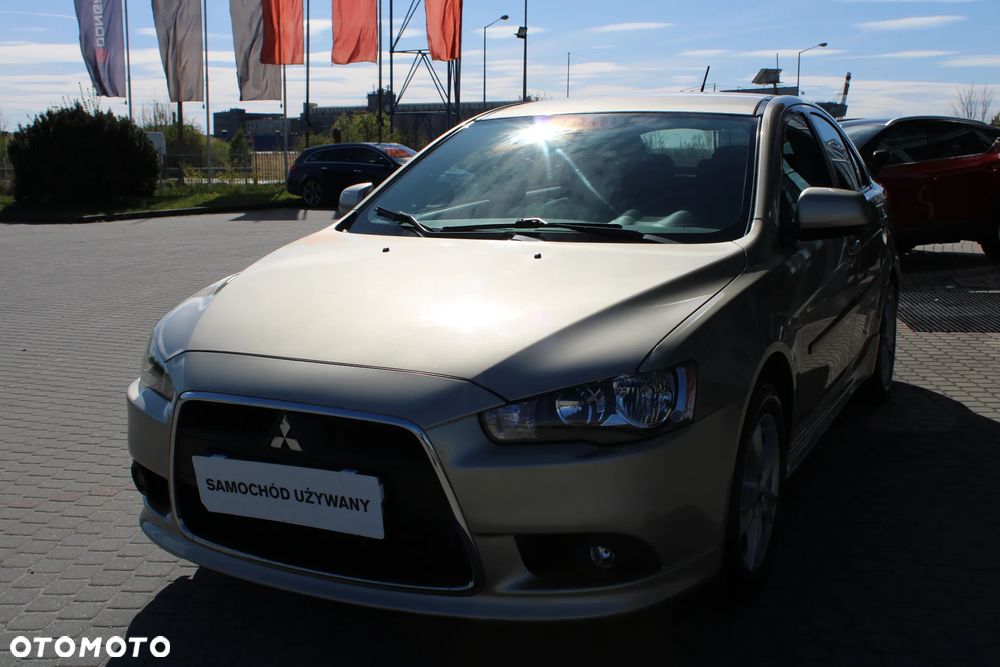 Mitsubishi Lancer 1.8 Invite - 3