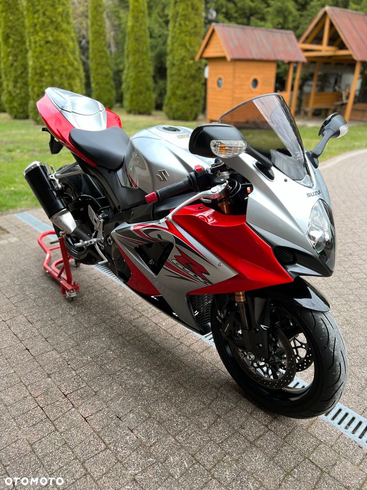 Suzuki GSX-R - 6