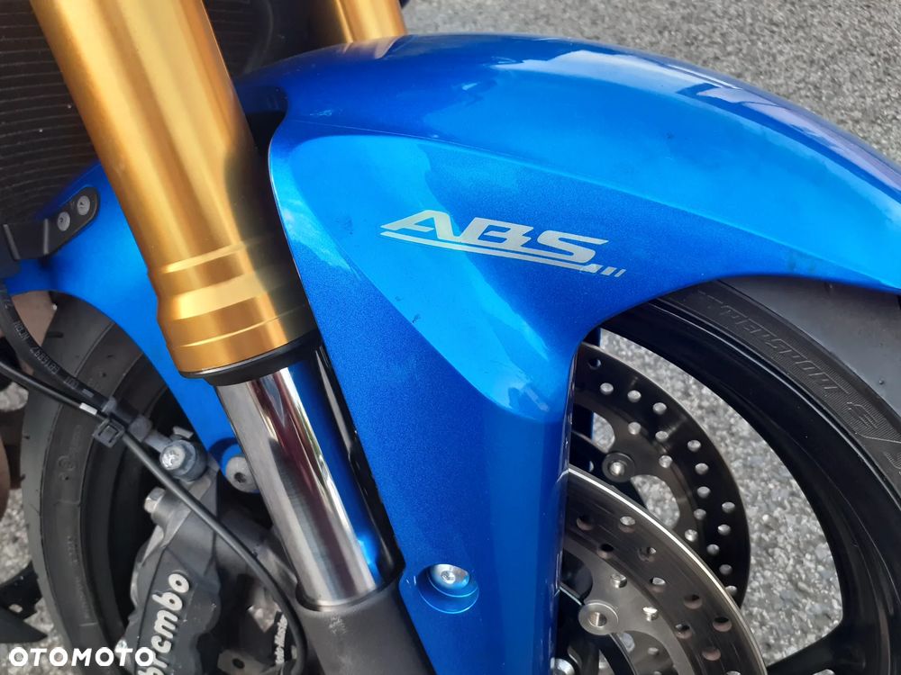 Suzuki GSX - 23
